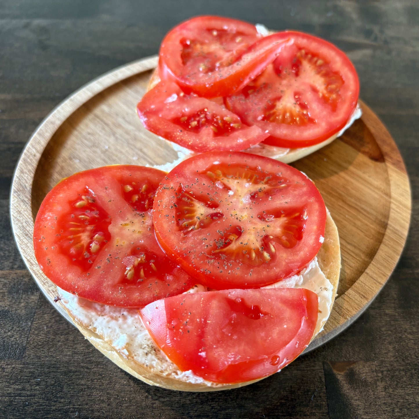 Bagel with Tomato